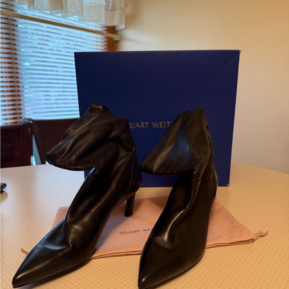 Stuart Weitzman Black Heeled Boots with Sleek Design